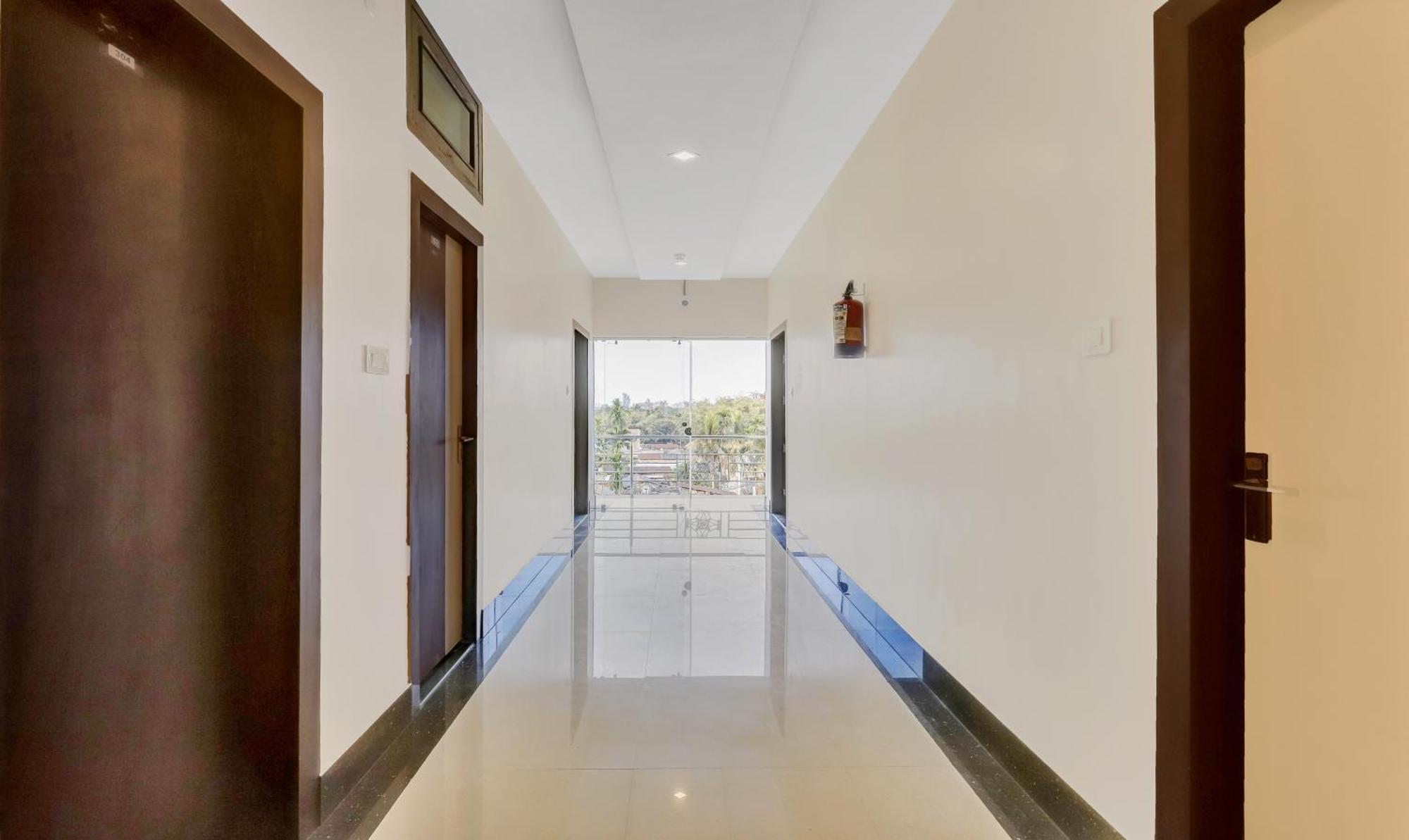 Treebo Hotel Mobi Vip Airport 구와하티 외부 사진